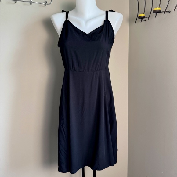 GAP New Sleeveless Fit & Flare Cami Dress Black Small Tie Straps Cocktail Summer - Picture 1 of 16